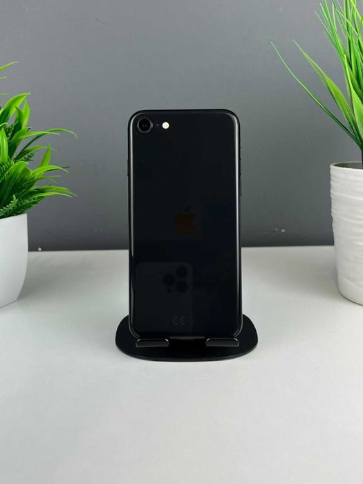 Apple iPhone SE (2022) , черный 7000а8057