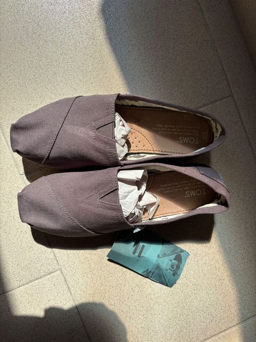 Women’s Alpargatas Toms