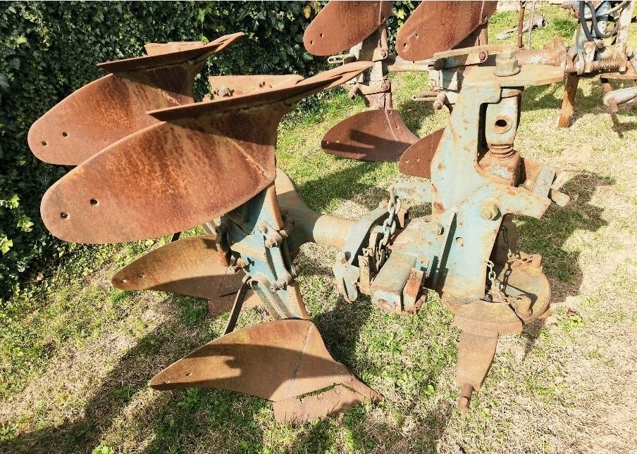 VÂND Plug reversibil cu 2 trupițe