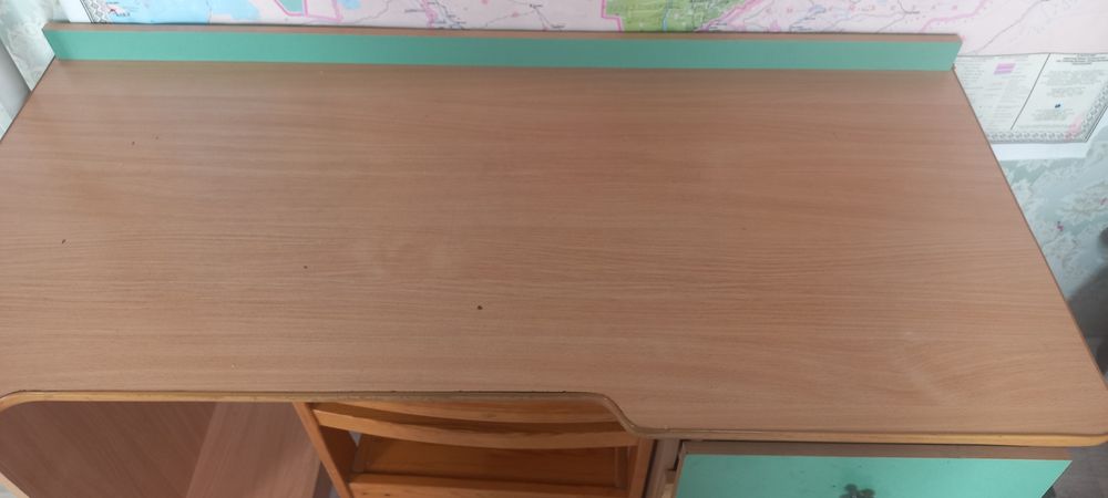 Продам письменный стол