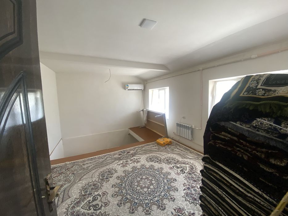 Yagiyolda 4 sotok 5 xona + 1 oshxona uy tezda sotiladi