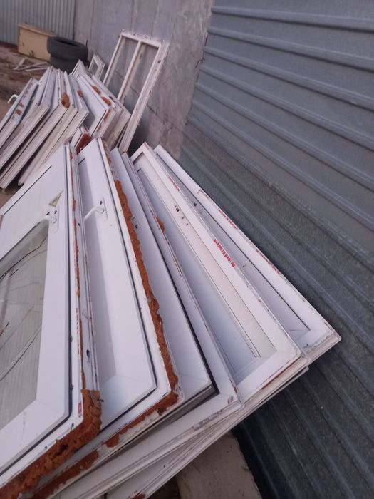 Пластиковые двери бу