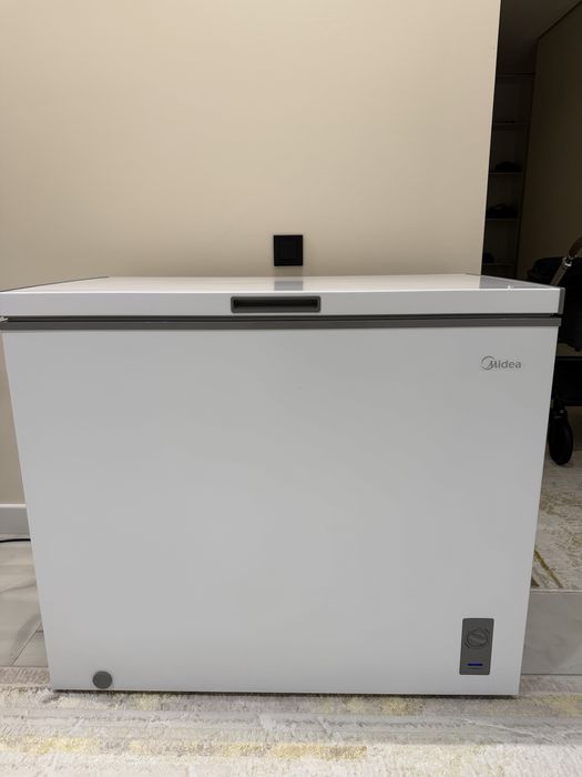 Морозильник Midea 249 л