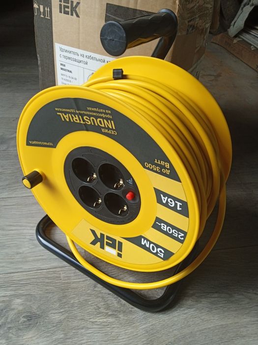 Удлинитель на катушке с термозащитойIEK