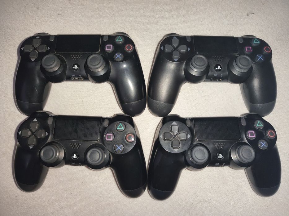 4 controlere PlayStation 4