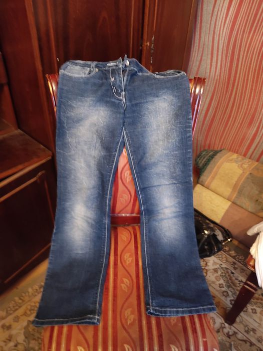 Продам брюки школьные жынсовый все