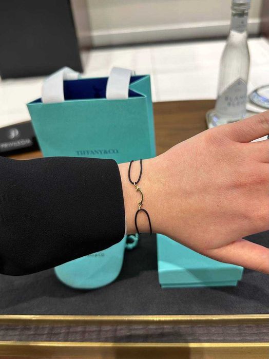 NEW Браслет Tiffany & Co Smile Tiffany T чер