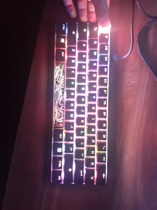 Продавам клавиатура Hyper H