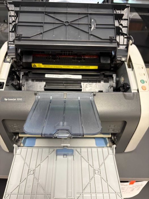 Черно-бял лазерен принтер HP LaserJet 1010 с гаранция