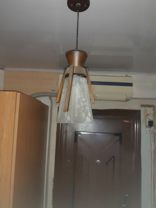 Люстры, одна и трёх рожковые