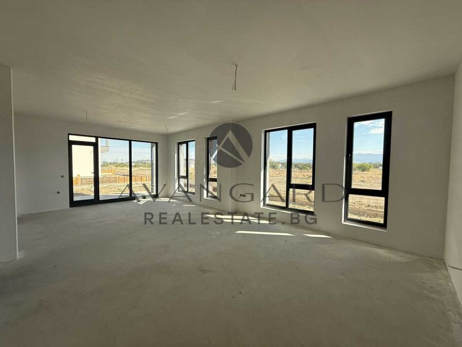 Продава се Къща в Пловдив, Кършияка - 200 кв.м за 1800 €/кв.м - Снимка #1