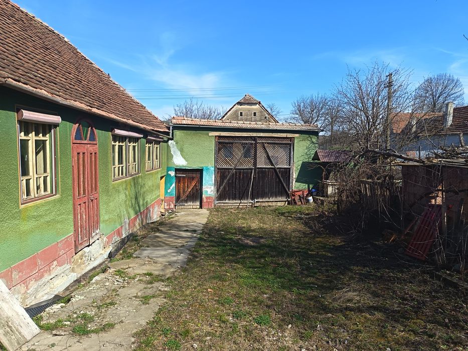 Casa și teren de vanzare