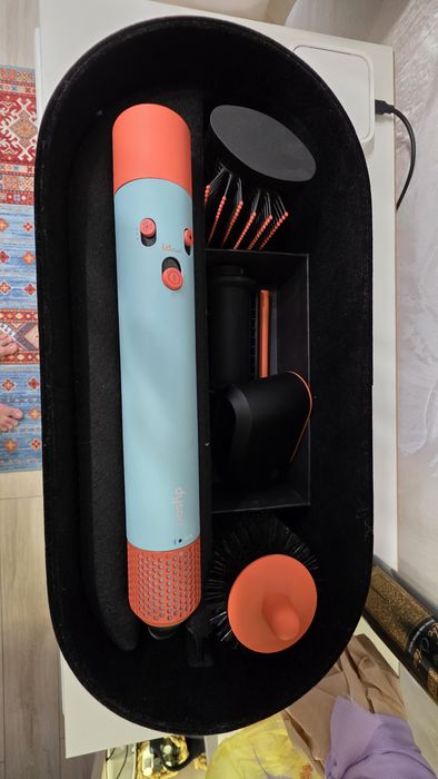 Dyson Airwrap I'd HS08