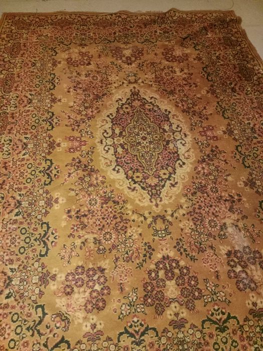 Продам ковер 270 на 150