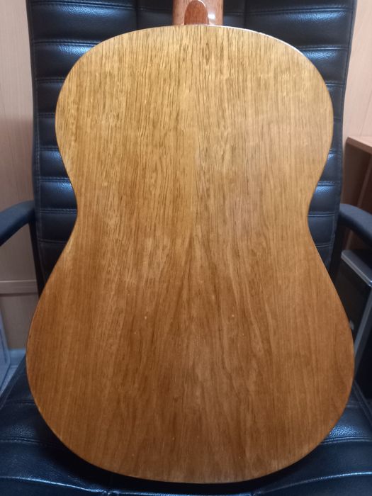 Продаю мастеровую гитару