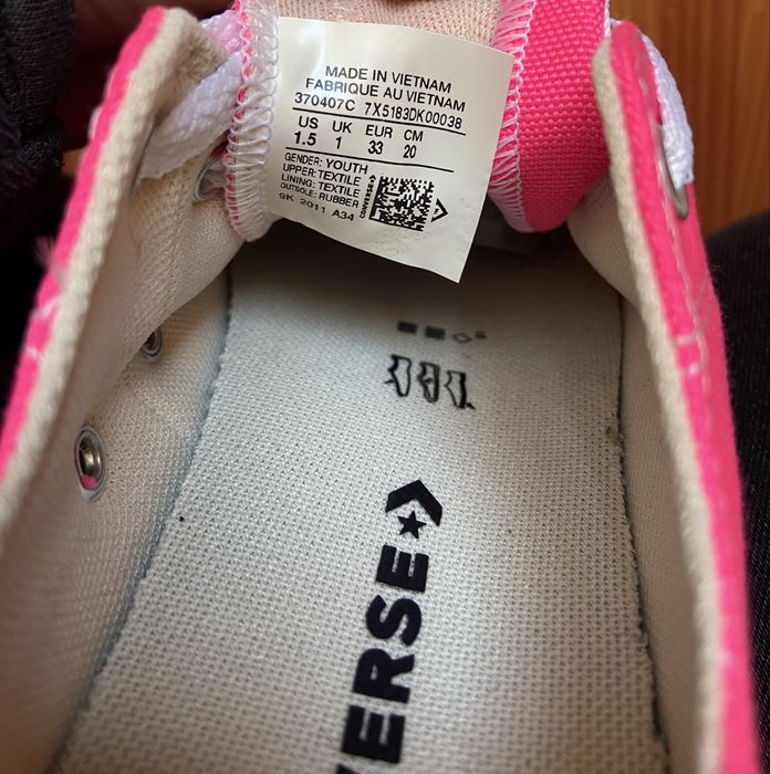 Teniși Converse noi