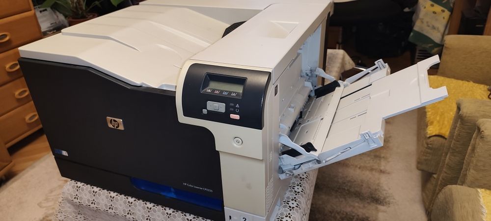 HP Color LaserJet CP 5225