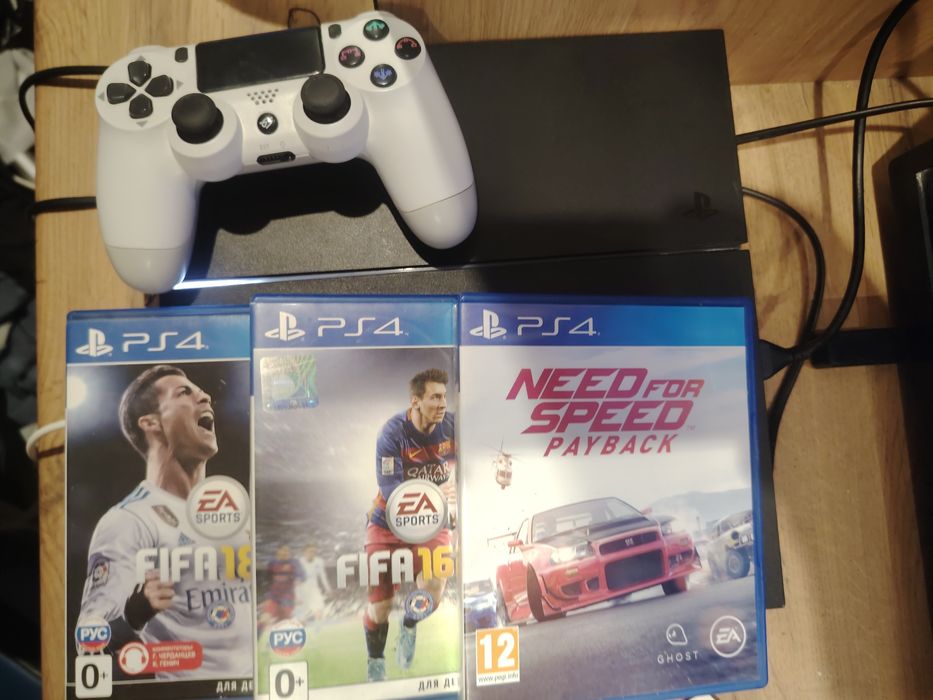 Продаю playstation 4 fat