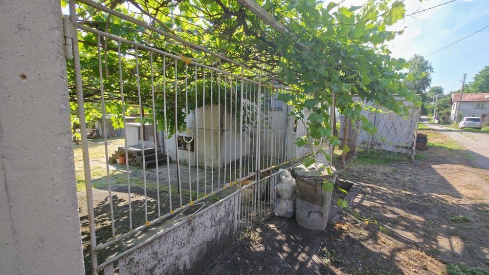 Продава се къща в село Вискяр, община Перник