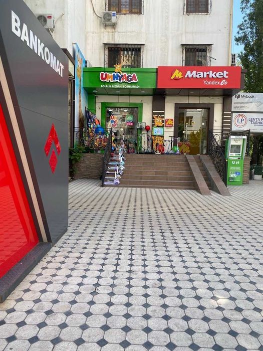 Метро Шахристан, у дороги помещение 36 кв.м. с парковкой