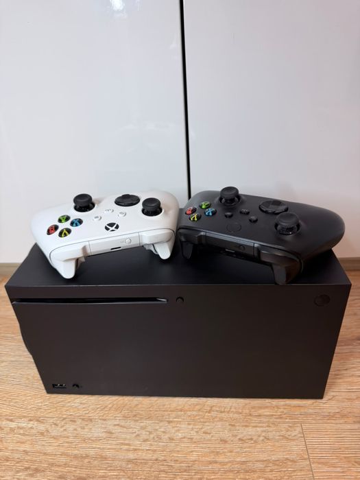 Consola Microsoft Xbox Series X, 1TB, Negru / 2 Manete / Jocuri