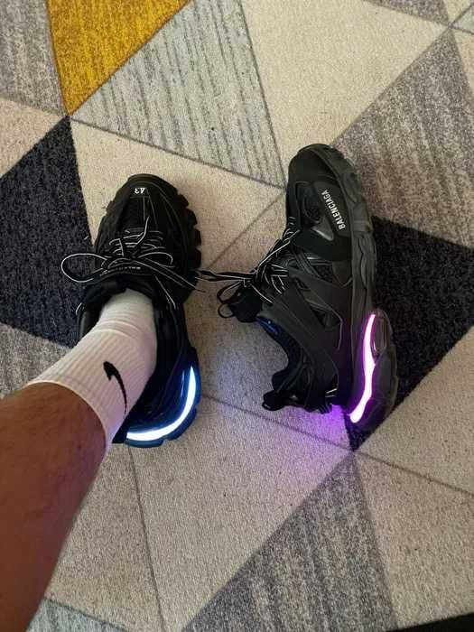 Balenciaga track led