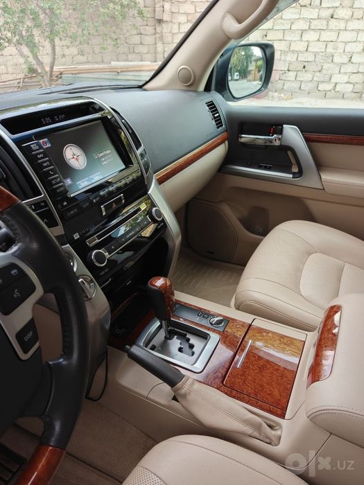 Продам Toyota Land Cruiser 200