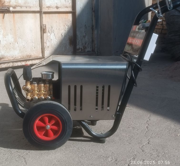 Продается Карчер на 380 V.  Мощность 250-300 атмосфер