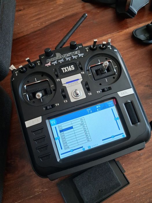 RadioMaster TX16S