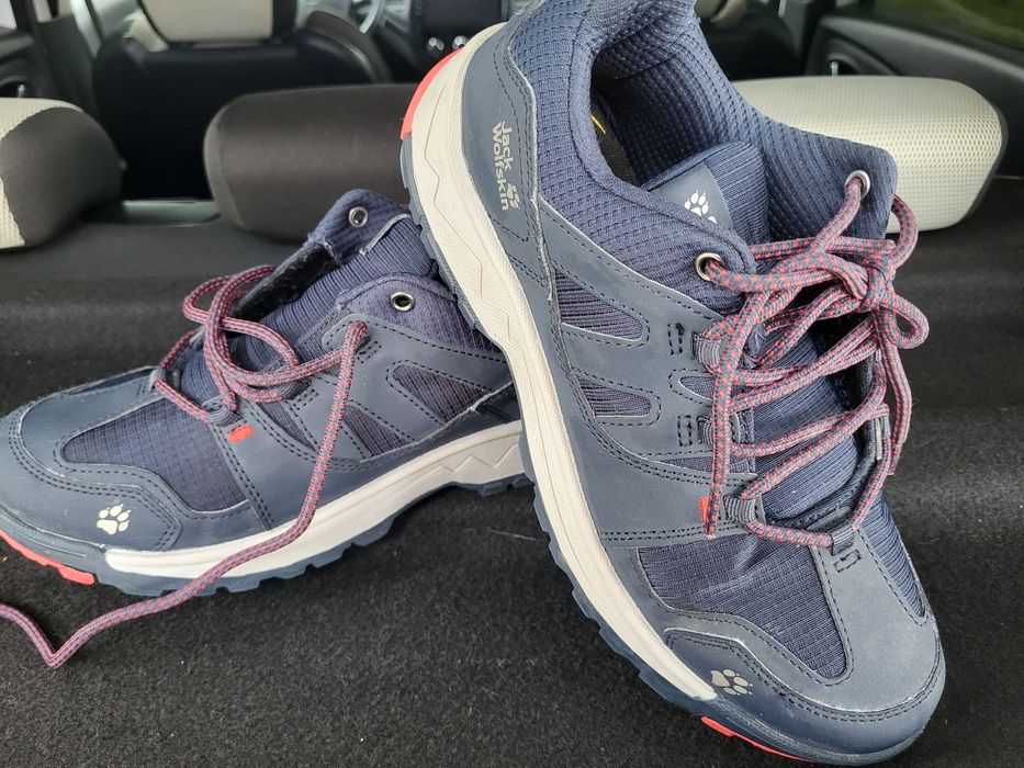 .JACK WOLFSKIN  bootfitter nr 39 ca si noi