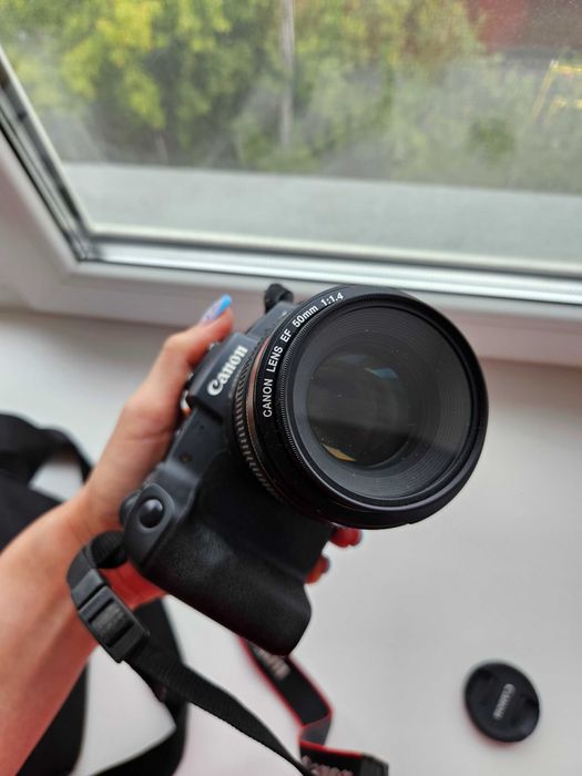Фотоаппарат системы Canon