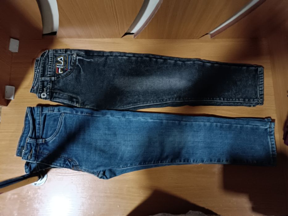 Сотилади джинса шимлар.