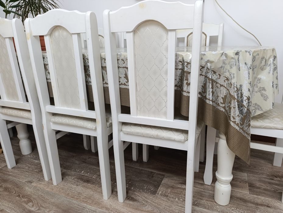 Стол с 10 стульями