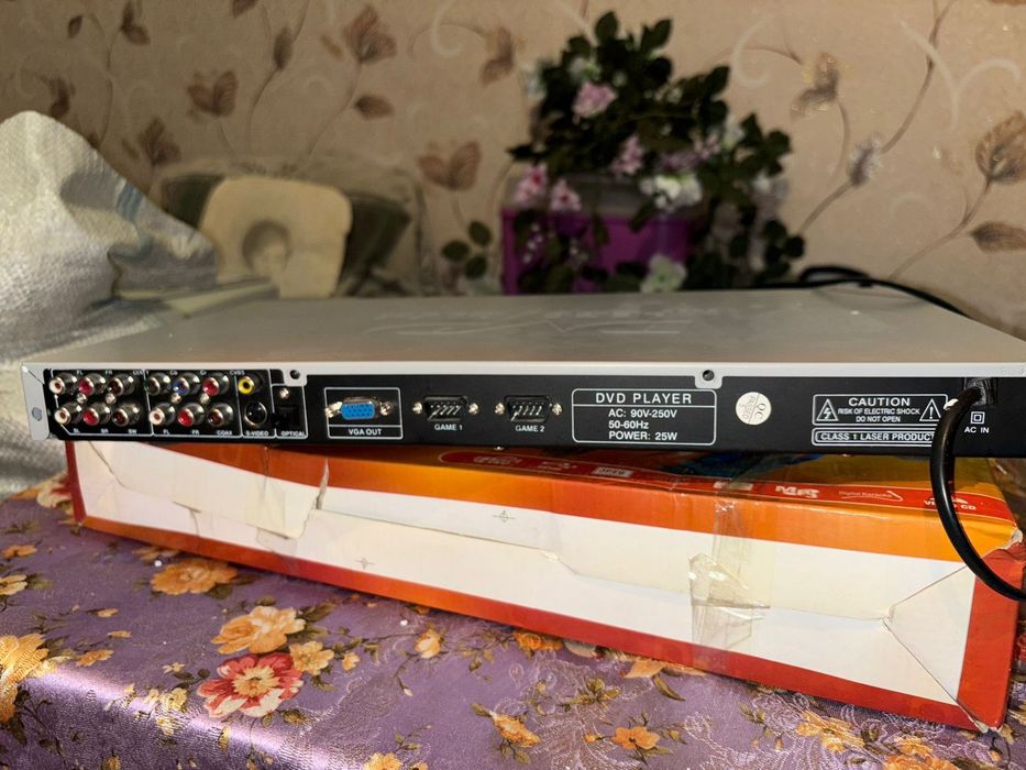 видеомагнитофон кассетный,dvd