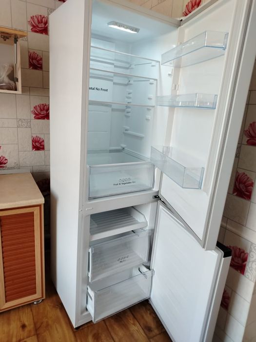 Холодильник                .