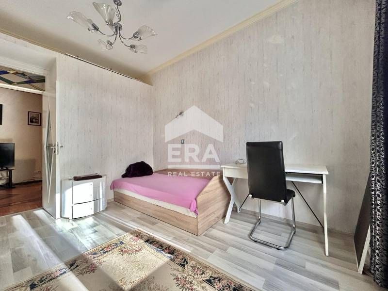 Продава се Четиристаен апартамент в София, Център - 76 кв.м за 3816 €/кв.м - Снимка #3