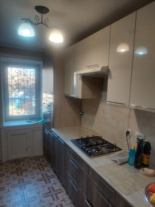 Сдам 2-ком.кв 1/9 р-н Рахмет,маг. Ажар . Вся мебель и  быт.тех