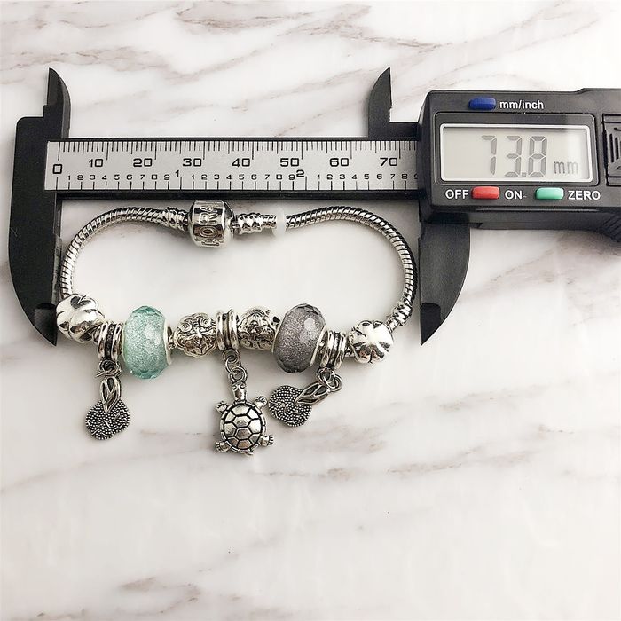 Гривна с талисмани Пандора / Pandora бижу