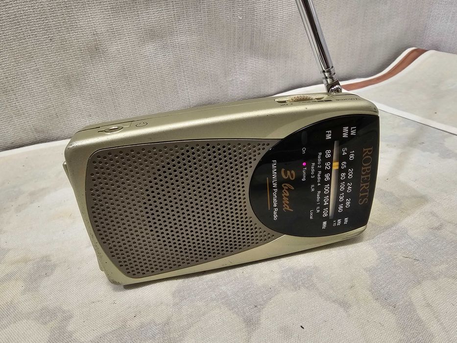 Roberts 3 band FM/MW/LW Portable radio