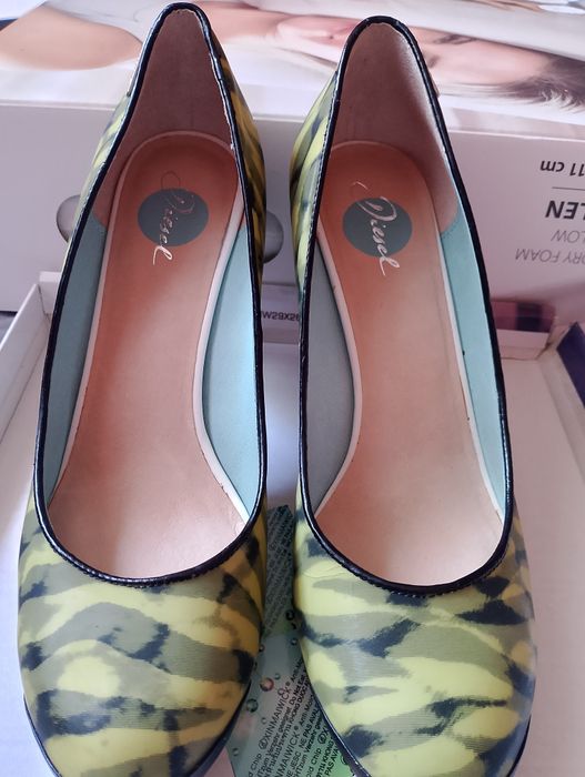 Дамски токчета номер 39 Цена 10 лв