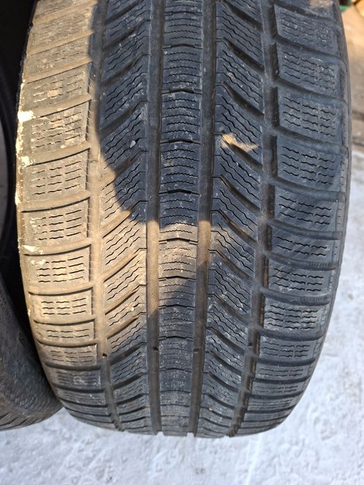 Продам шины 285/40/21 континенталь