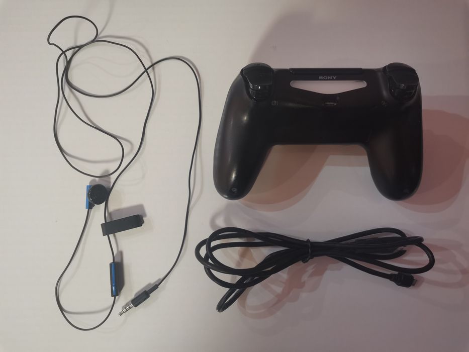 PS 4 / 500 GB конзола