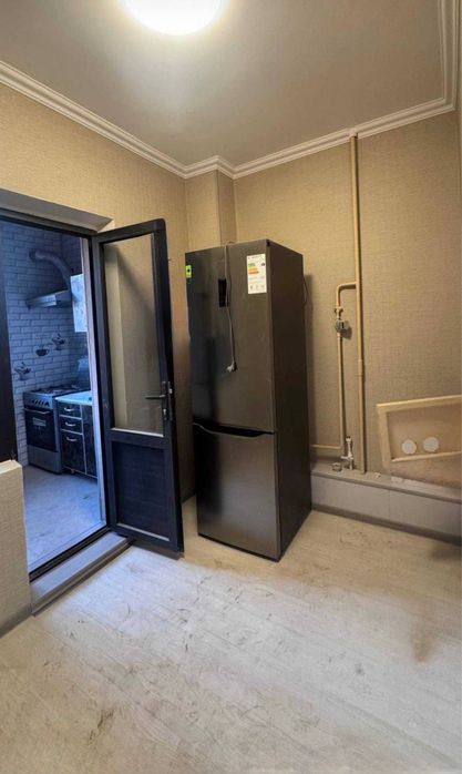 Продается 2-комнатная квартира, массив Ахмад Югнакий, школа № 256