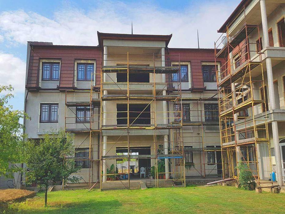 De vânzare restaurant + clădire ideală pentru hotel, clinică, azil de bătrâni etc