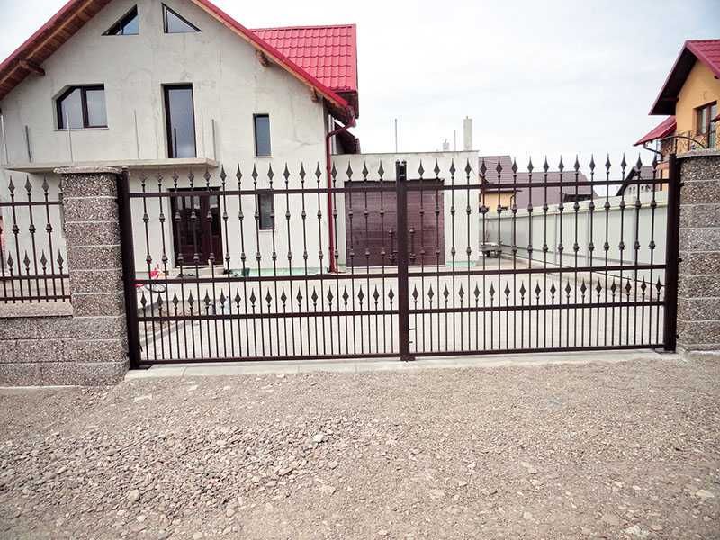 Porti garduri metalice si din fier forjat