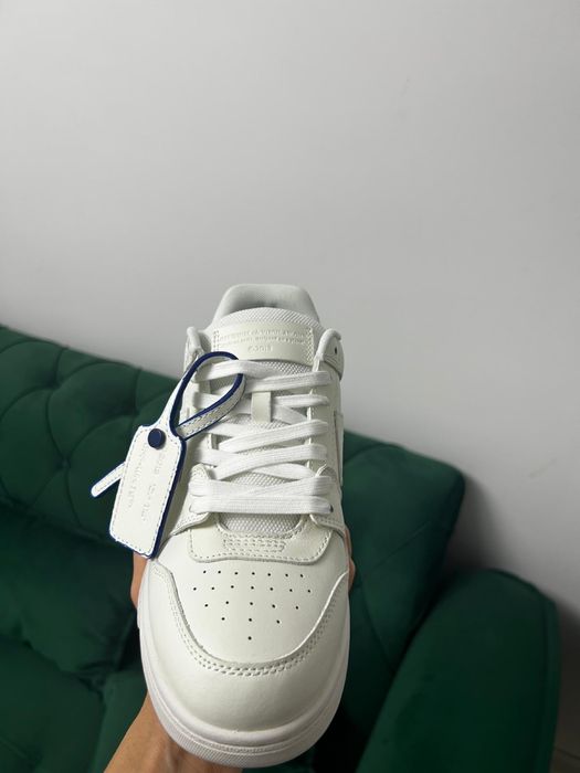 Off white out of office” for walking “
