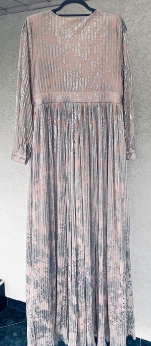 Разкошна бутикова коктейлна рокля