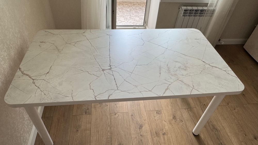 Продоется кухонный стол