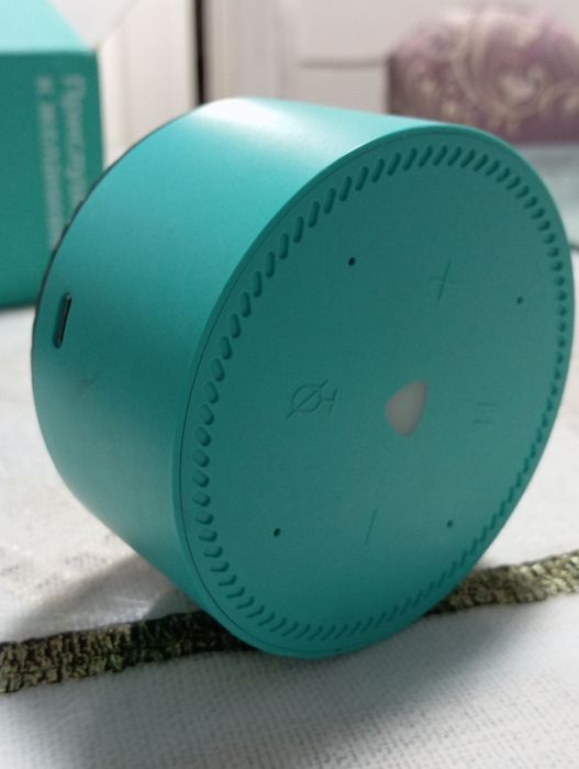 Умная колонка Алиса