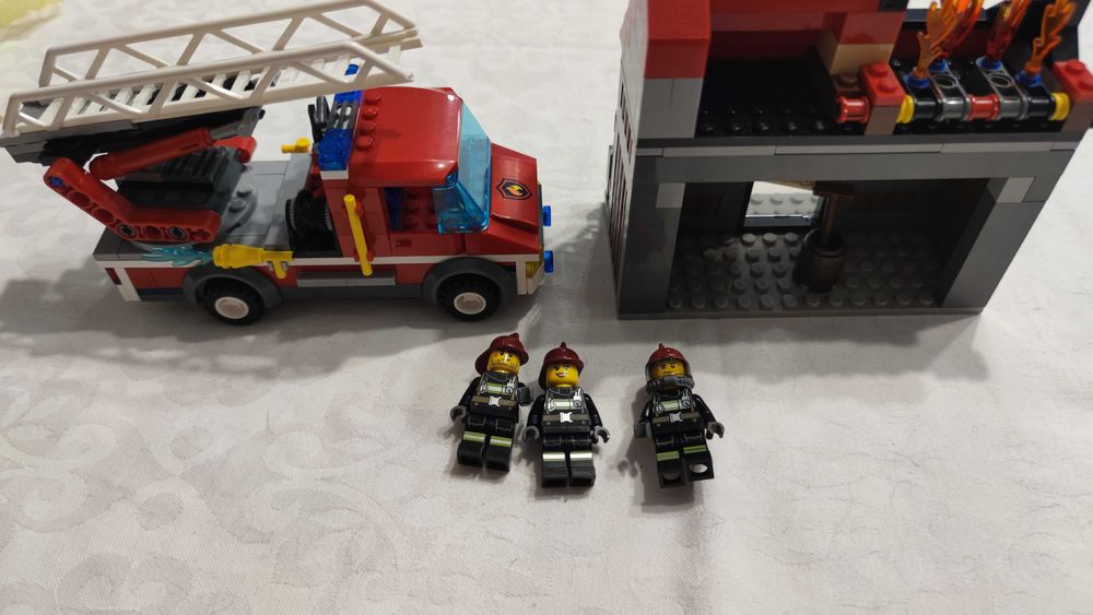 Продавам много Лего Град Сити Lego City част 4 Пожарникарски комплекти
